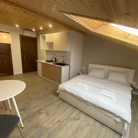 у львові на вулиці лесі українки 19 *