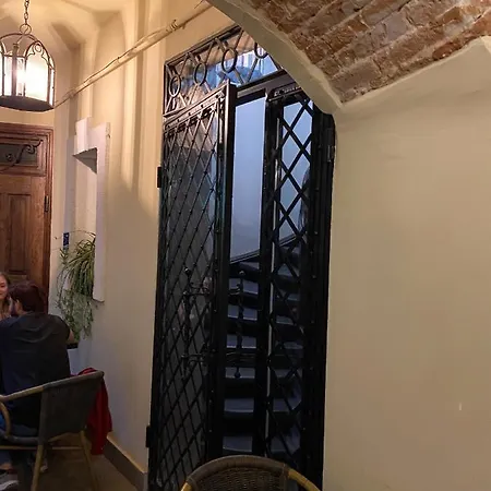 у львові на вулиці лесі українки 19 Apartment