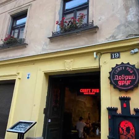 у львові на вулиці лесі українки 19 דירה