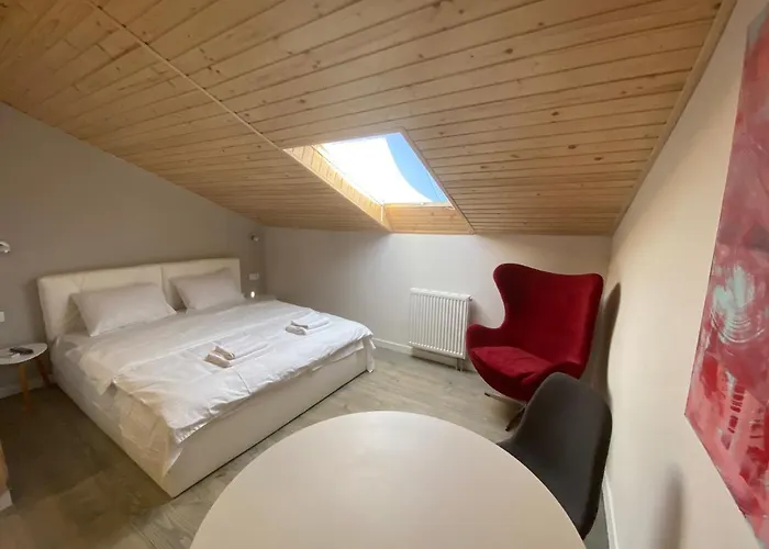 у львові на вулиці лесі українки 19 *