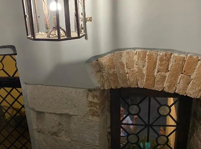 у львові на вулиці лесі українки 19 *