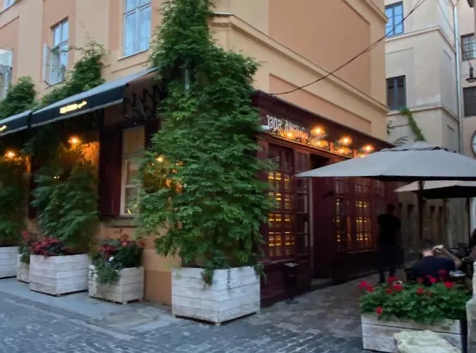 у львові на вулиці лесі українки 19 *