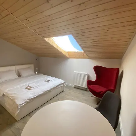 у львові на вулиці лесі українки 19 *