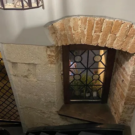 у львові на вулиці лесі українки 19 *