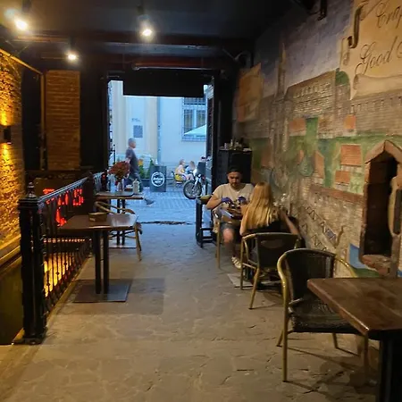 у львові на вулиці лесі українки 19 *